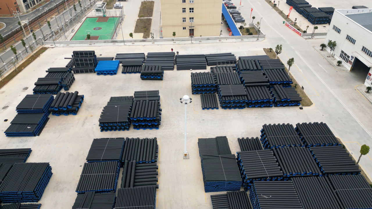 港珠澳大桥超大口径 PE 管应用，公元应对海底复杂工况